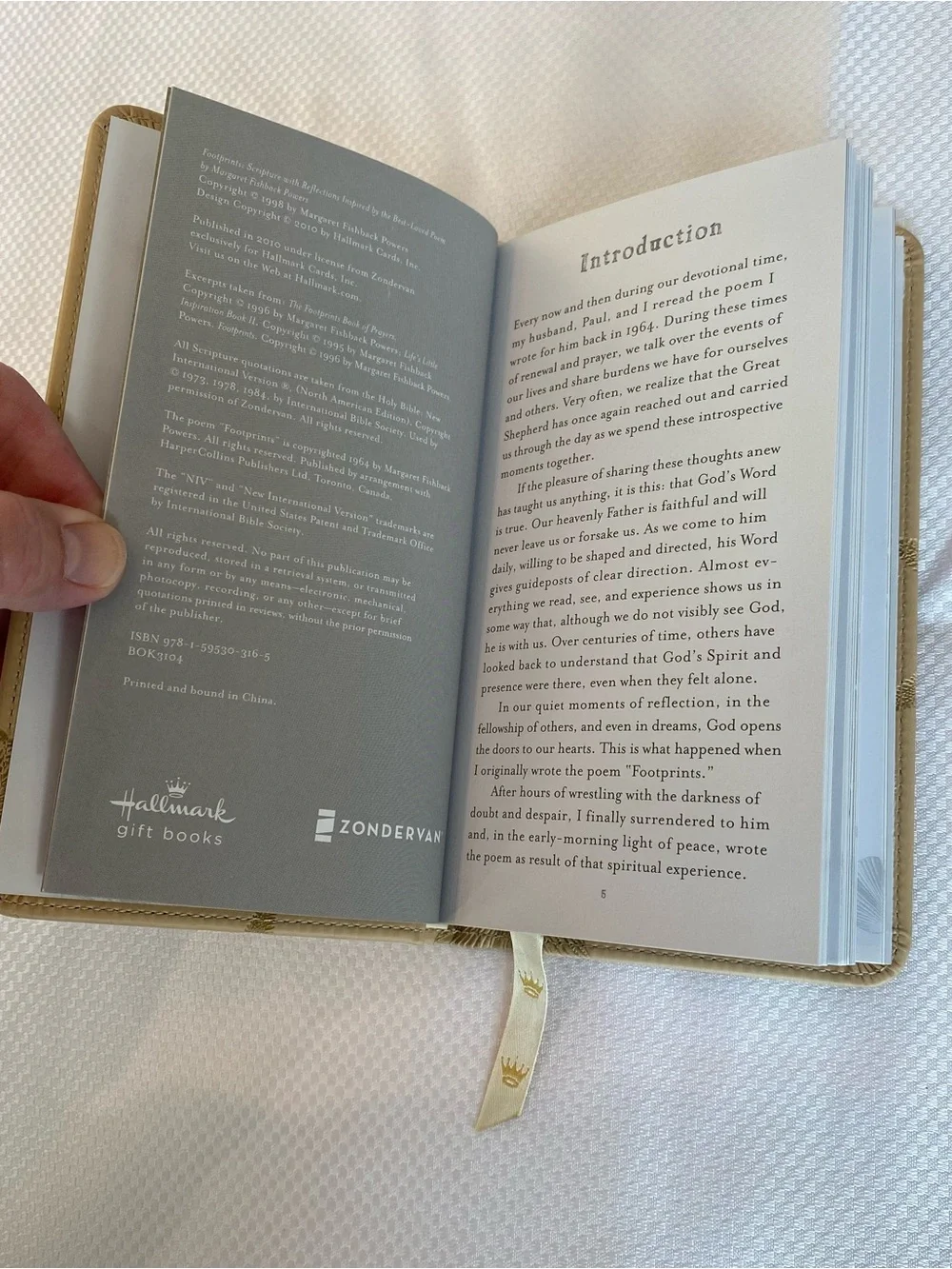 Footprints Scripture with reflections by Nary Fishback Powers - Gold